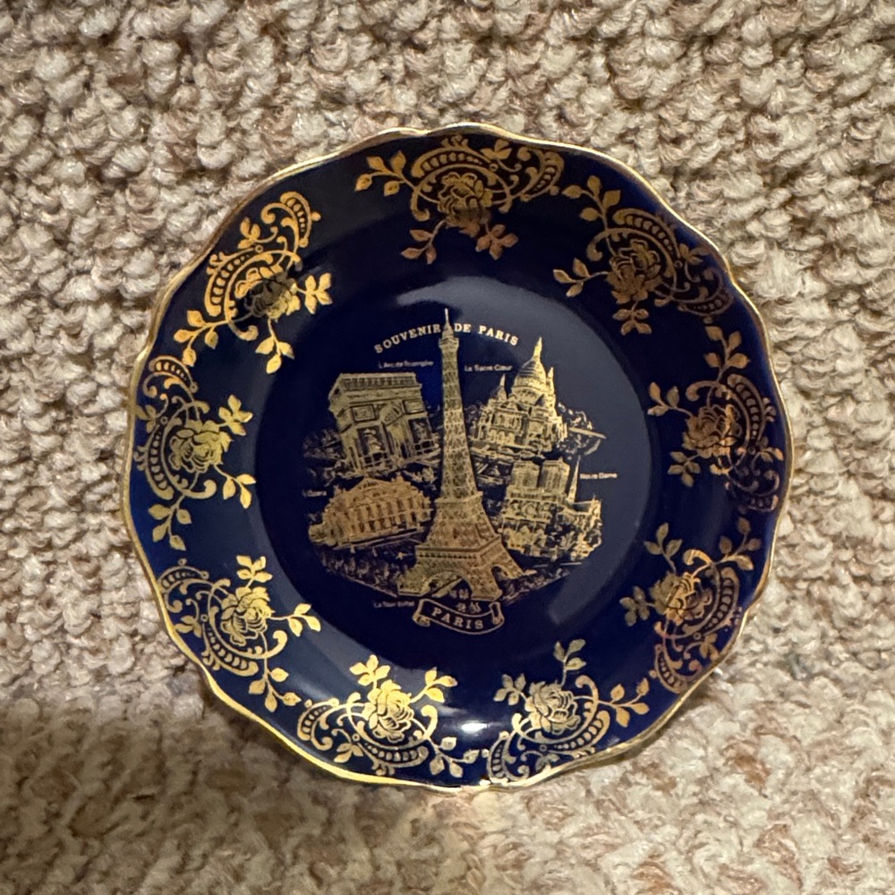 Souvenir de Paris Gold-Trimmed Decorative Plate - Navy